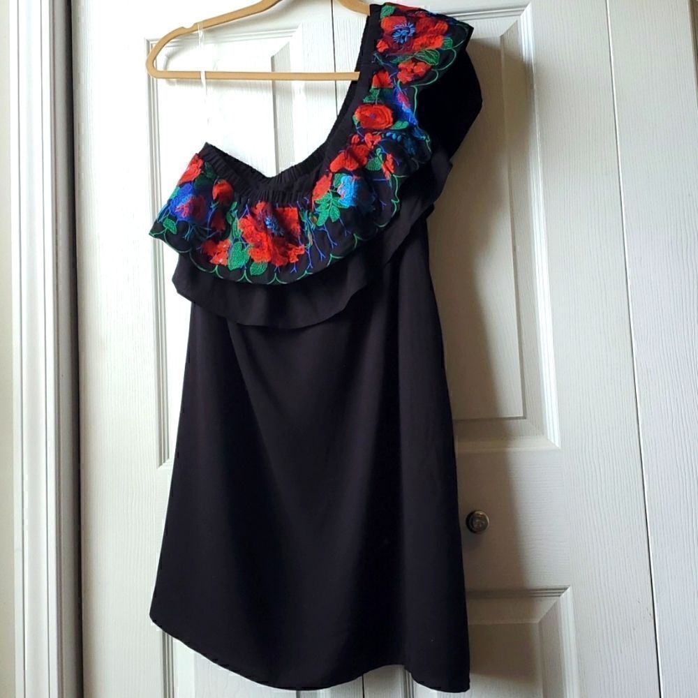 ✨️Umgee womans embroidery one shoulder dress, medium, NWT
